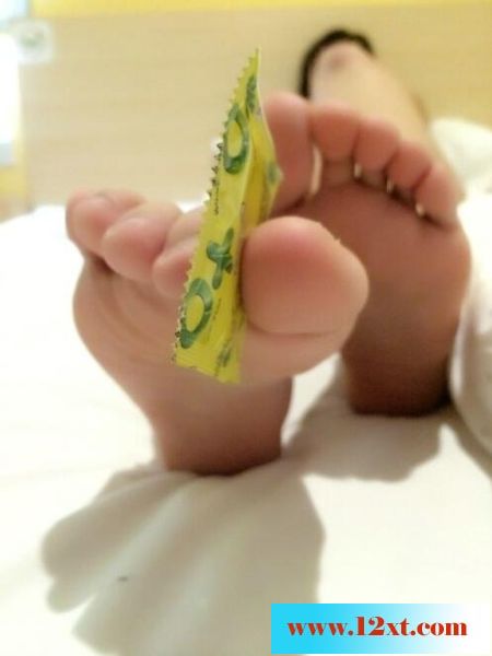 05-11约会极品白嫩的情人，皮肤白身材也很美10