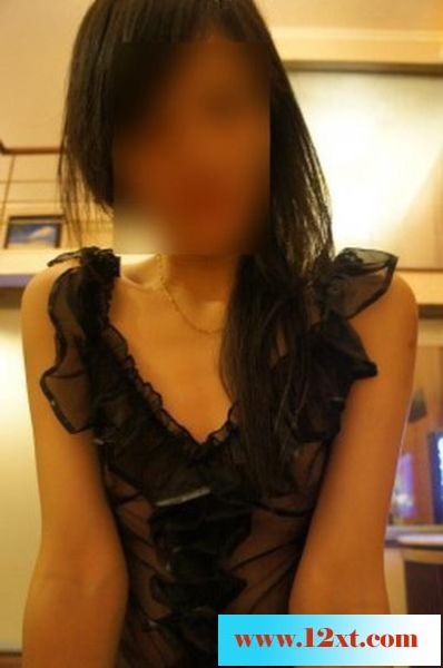 05-11约着情人到酒店，情人自带情感内衣好诱惑