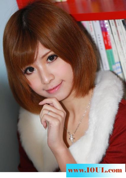 俏皮甜美女生真养眼21P