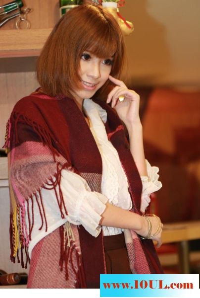 俏皮甜美女生真养眼21P