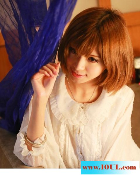 俏皮甜美女生真养眼21P