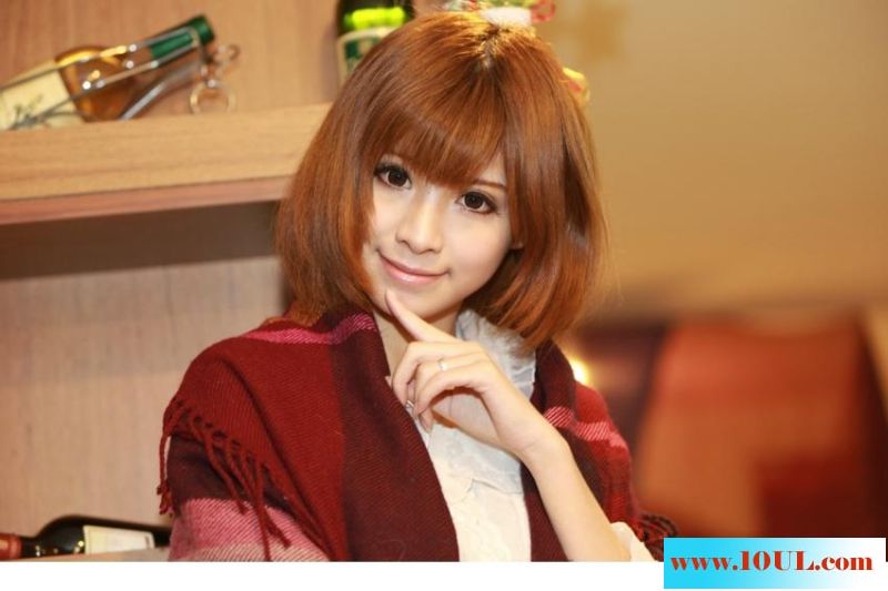 俏皮甜美女生真养眼21P
