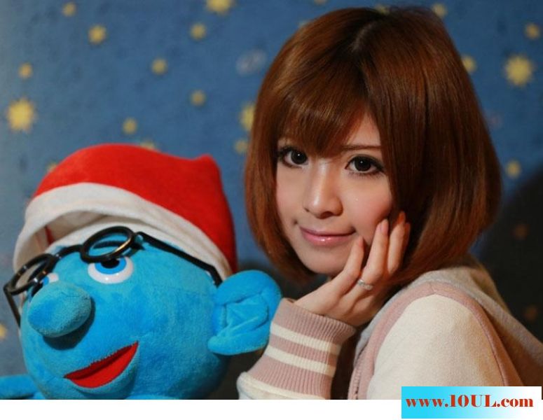 俏皮甜美女生真养眼21P