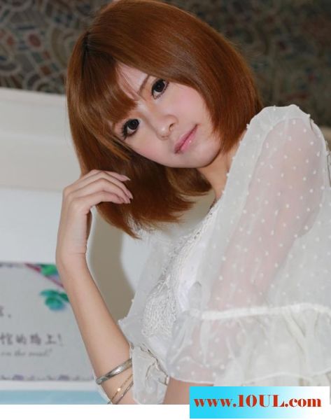 俏皮甜美女生真养眼21P