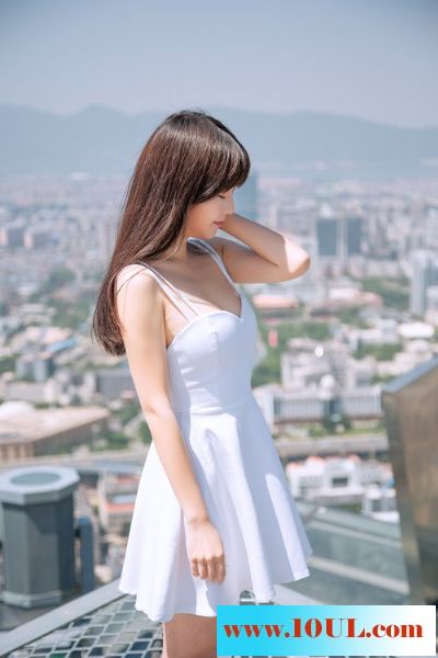 天台白衣少女惹人怜爱10P