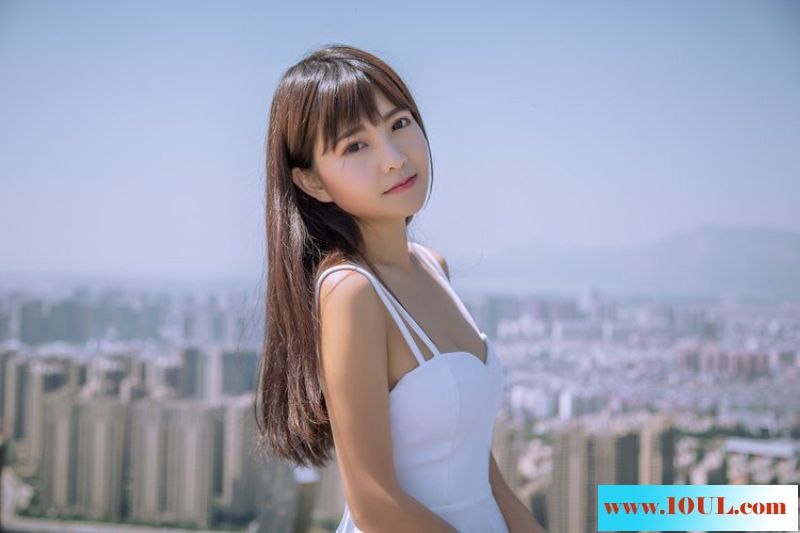 天台白衣少女惹人怜爱10P