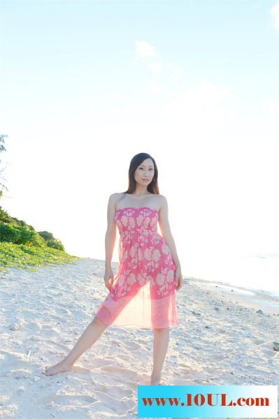 夏天的海滩上美女就是多【11P】