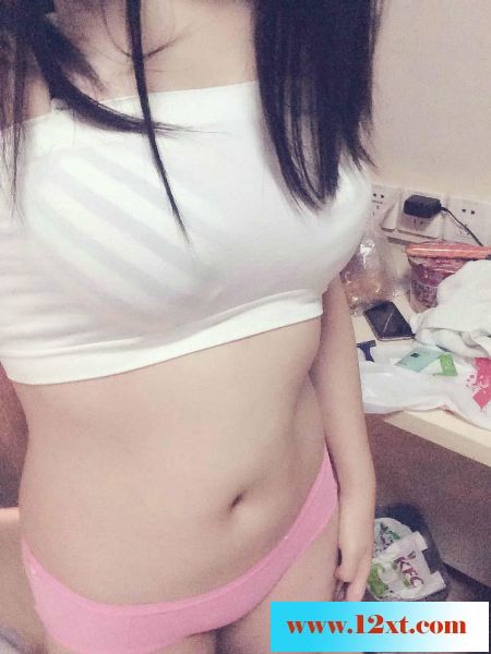 白嫩女友自拍勾引我24P