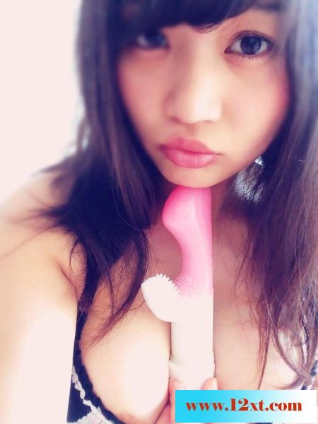 爆乳嫩妹与电动棒不得不说哦的故事22P