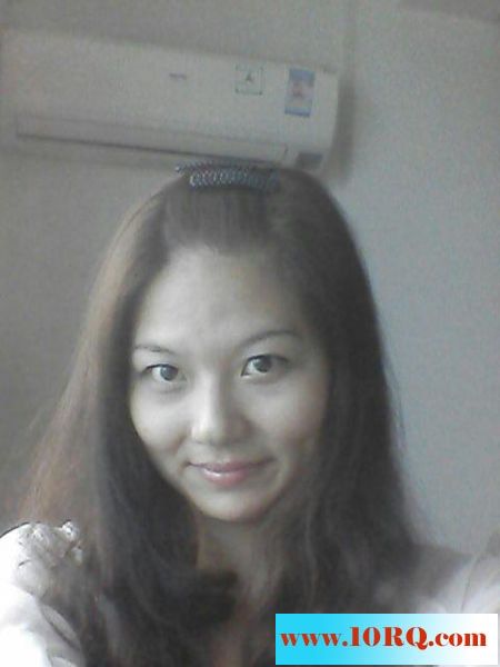 美少妇背着老公自拍露逼21P