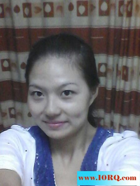 美少妇背着老公自拍露逼21P