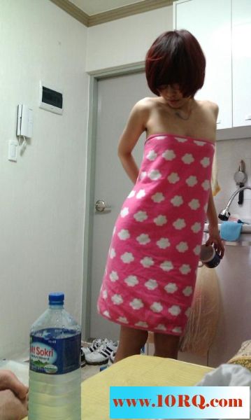 闷骚眼镜妹与男友做爱自拍图片36P