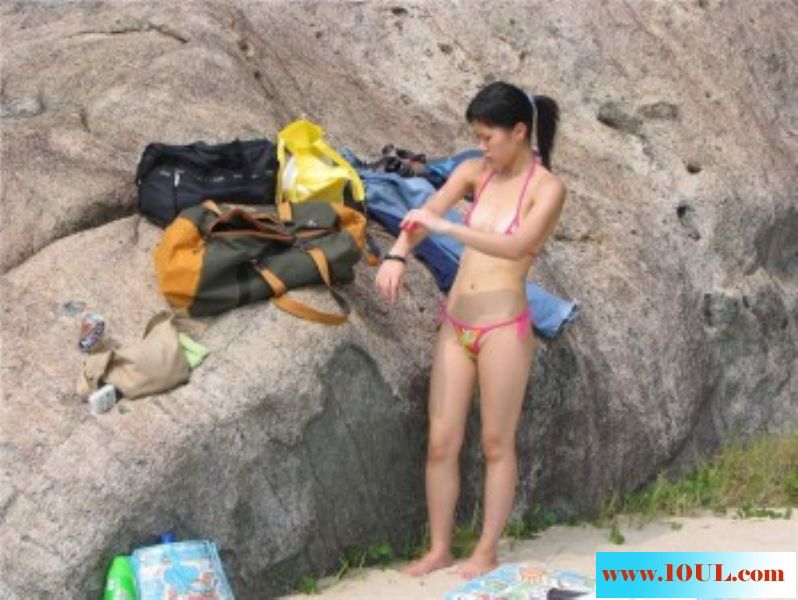 海滩旁边帮一少妇私拍以后要多去海滩边啊26P