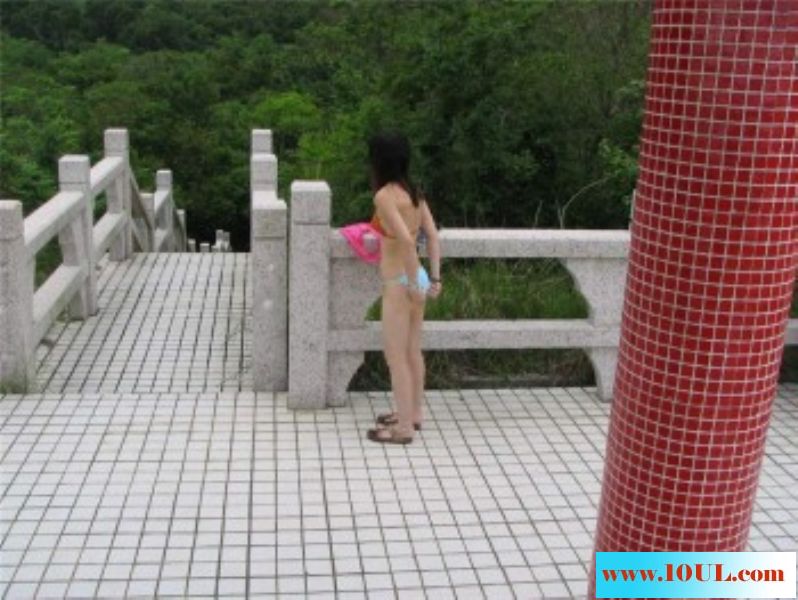 海滩旁边帮一少妇私拍以后要多去海滩边啊26P