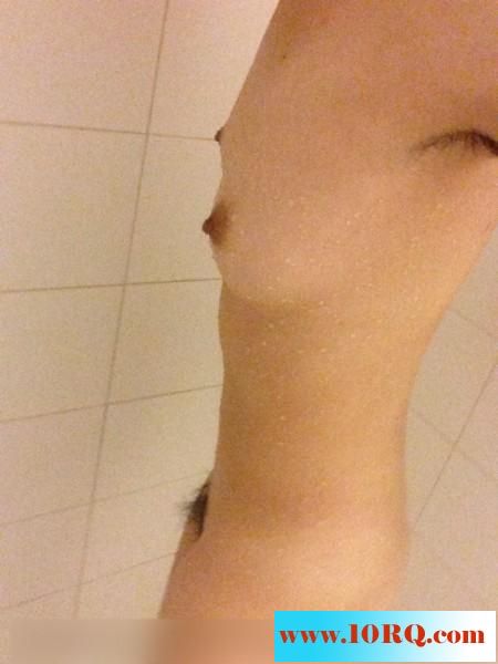 风骚妹子浴室掰穴自拍[18P]&nbsp;&nbsp;