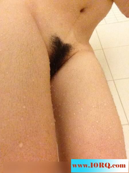 风骚妹子浴室掰穴自拍[18P]&nbsp;&nbsp;