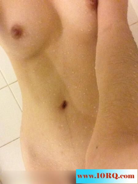 风骚妹子浴室掰穴自拍[18P]&nbsp;&nbsp;