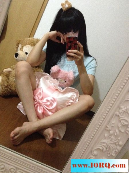 高冷少女寂寞自拍[13P]&nbsp;&nbsp;