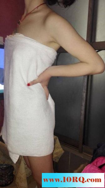 高挑骨感身材女友那诱人旺盛的阴穴肉棒擦进去