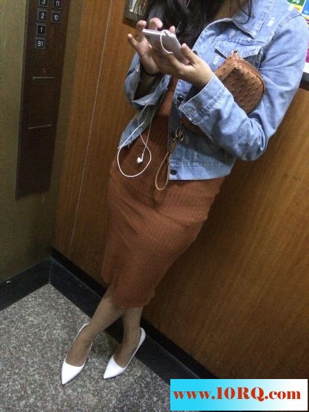 跟剛出來賣的女大學生激情性交[20P]&nbsp;&nbsp;
