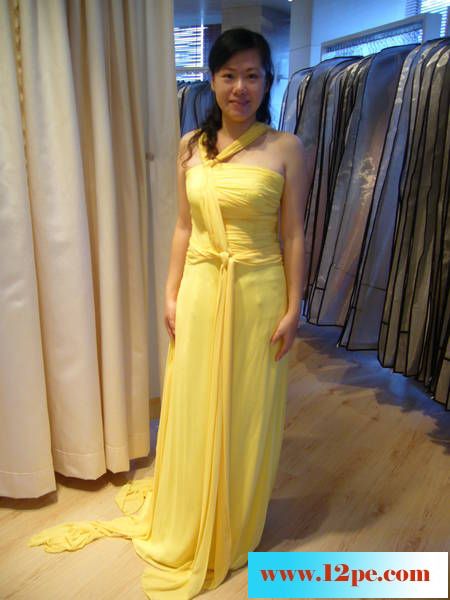陳怡伶大胸部乳溝自拍和婚纱照[35P]&nbsp;&nbsp;