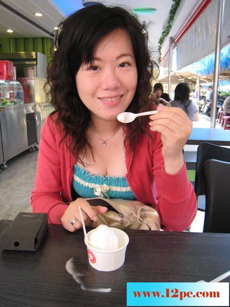 陳怡伶大胸部乳溝自拍和婚纱照[35P]&nbsp;&nbsp;