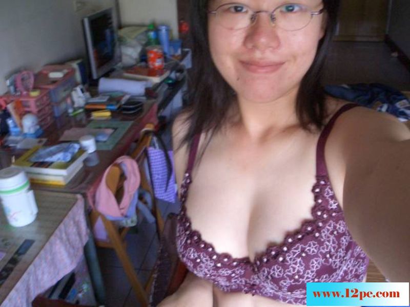 陳怡伶大胸部乳溝自拍和婚纱照[35P]&nbsp;&nbsp;
