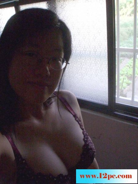 陳怡伶大胸部乳溝自拍和婚纱照[35P]&nbsp;&nbsp;