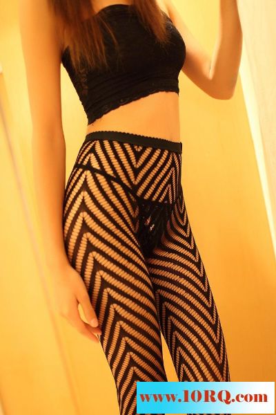 极品女模身材诱人花纹黑丝腿诱惑【16P】