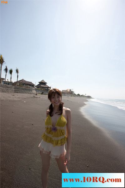 夕阳海边的漂亮丰满女孩【10P】