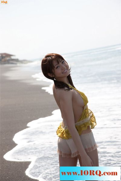 夕阳海边的漂亮丰满女孩【10P】