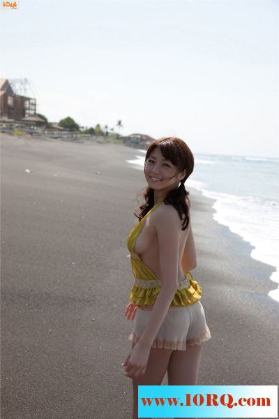 夕阳海边的漂亮丰满女孩【10P】