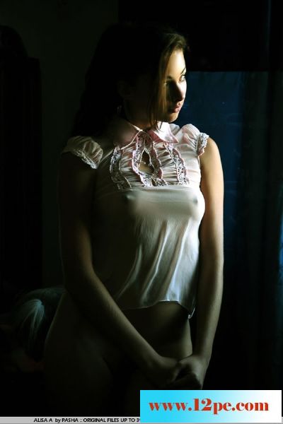 小妞的咪咪真是不大呀-【15p】