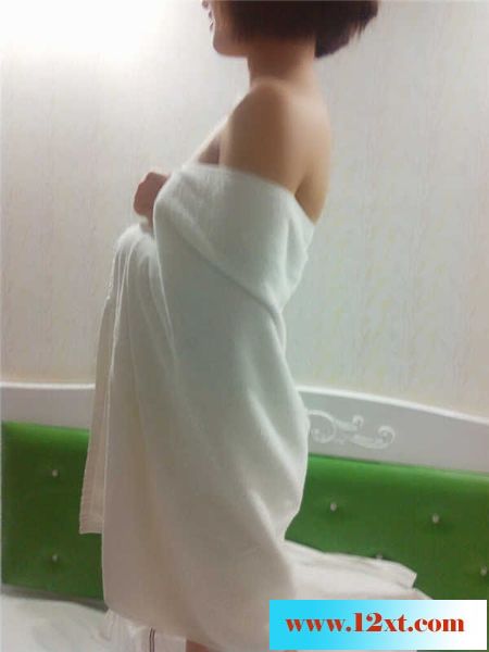 约到刚毕业的小妹,还留着学生装发型的[11P]&nbs