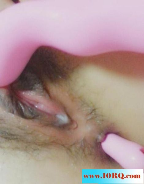 骚妹的粉嫩蜜穴［10P］