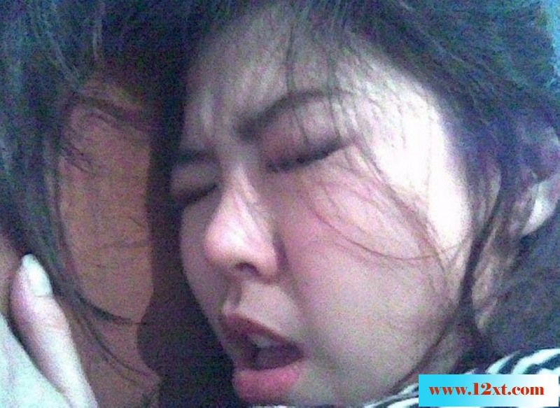 在办公室爆操女同事,后入,口爆,叫声骚淫!爽![4