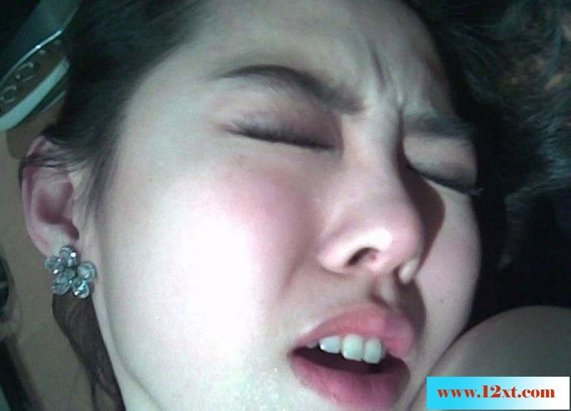 在办公室爆操女同事,后入,口爆,叫声骚淫!爽![4