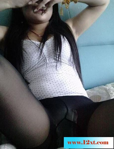 在淡蓝色的沙发上操蓝色妖姬[12P]&nbsp;&nbsp;