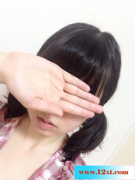 正妹拿新买的iPhone自拍投稿，好嚣张唷[22P]&nbsp