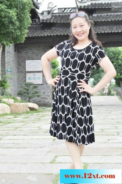 中国本土四十路五十路六十路熟女秀系列之10：丰