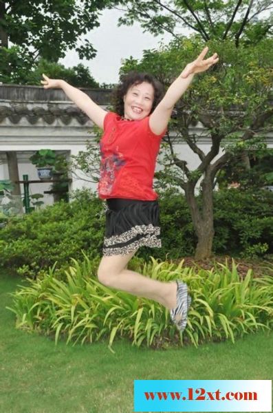 中国本土四十路五十路六十路熟女秀系列之10：丰