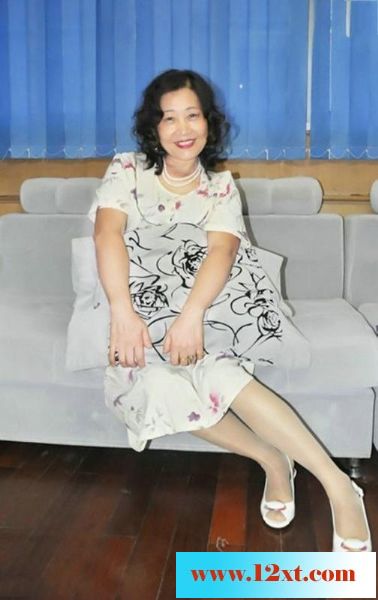 中国本土四十路五十路六十路熟女秀系列之10：丰