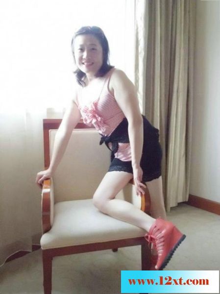 中国本土四十路五十路六十路熟女秀系列之10：丰