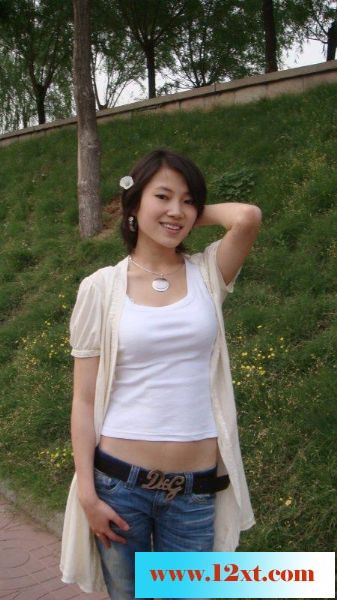 重庆风帆艺校漂亮MM自拍流出，据说被包养过[1