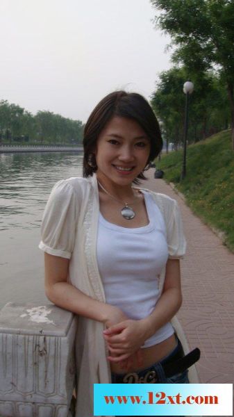 重庆风帆艺校漂亮MM自拍流出，据说被包养过[1