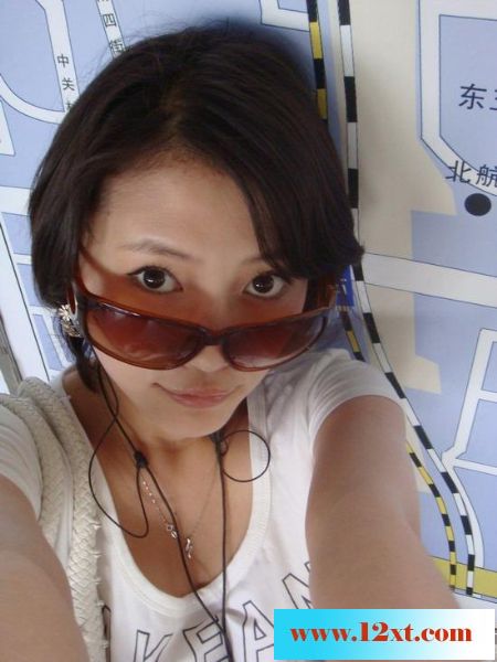 重庆风帆艺校漂亮MM自拍流出，据说被包养过[1