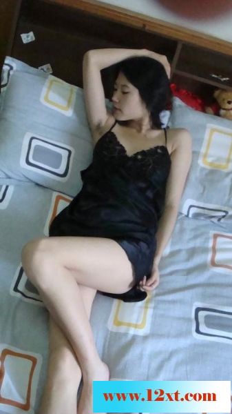 重庆风帆艺校漂亮MM自拍流出，据说被包养过[1