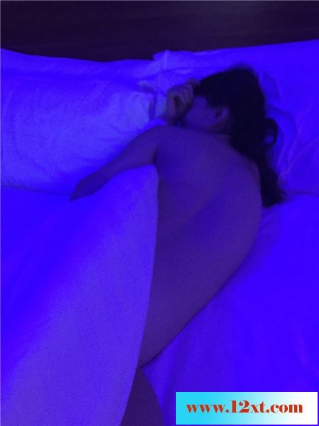 自拍，与已婚女同事在高级酒店一夜激情[15P]&n