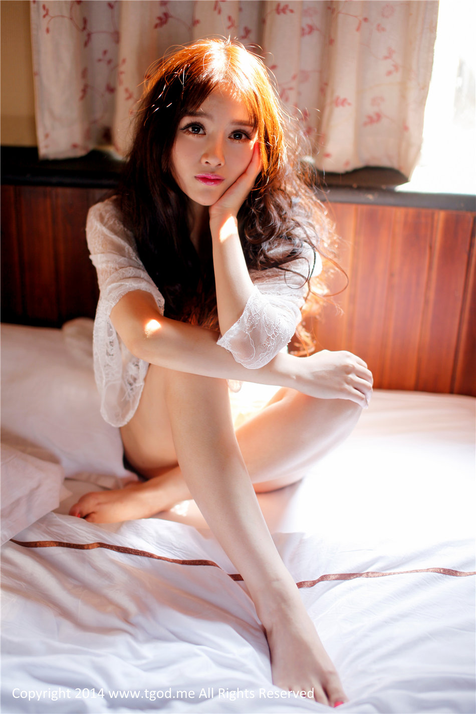 迷离间带小媚态的极品嫩妹【10P】
