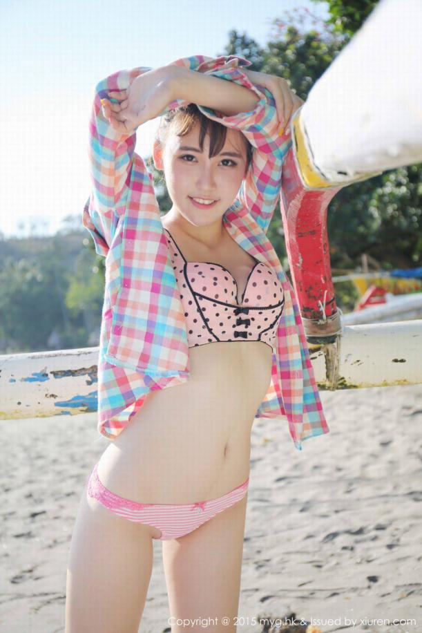 青春名媛BOBO海边胸挺臀翘【18P】